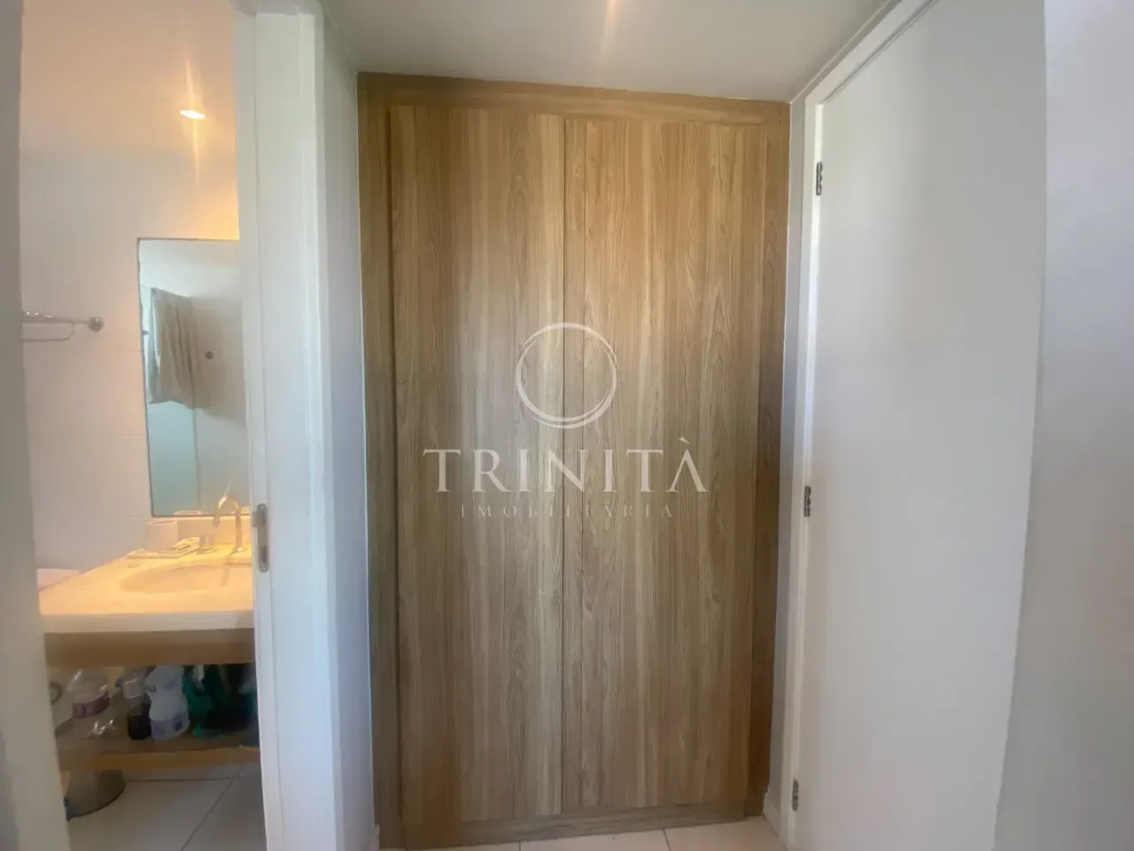 1-bedroom apartment with glass shower and 25 m² — photo 8