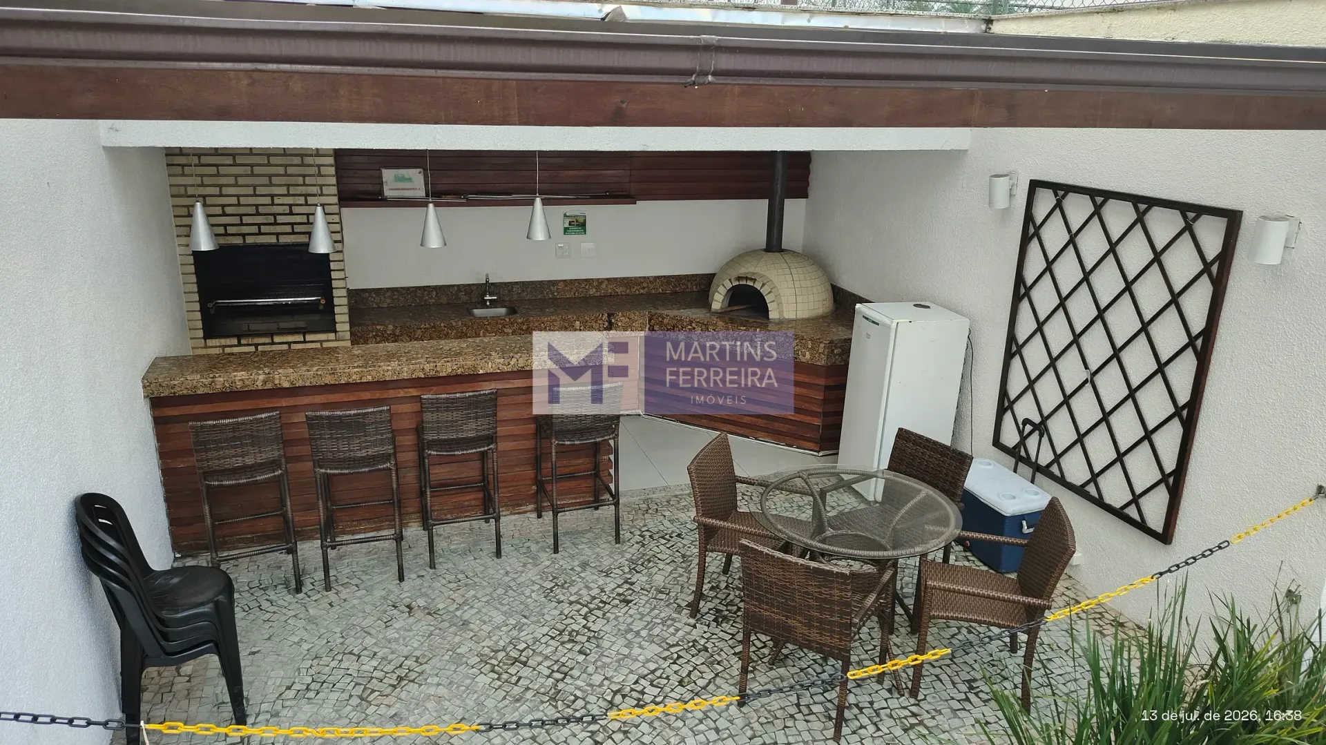 Furnished penthouse with open-plan gas kitchen — photo 23