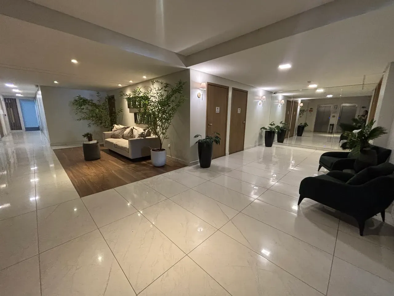 3-bedroom apartment with a glass-enclosed balcony — photo 14