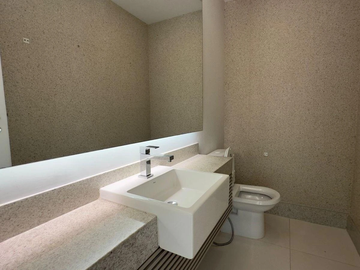 4-bedroom apartment with a separate kitchen, 260 m² — photo 49