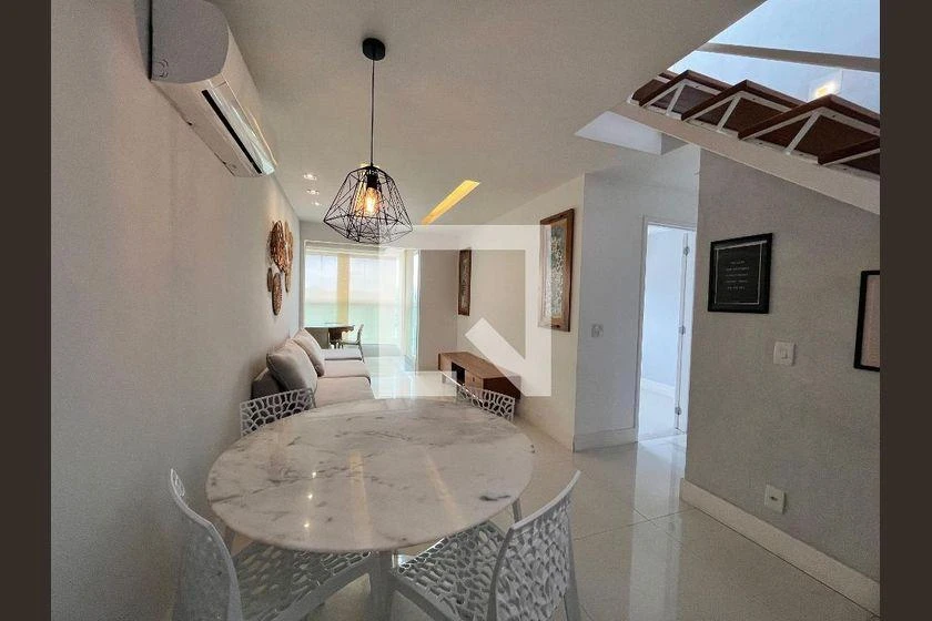 Furnished apartment, 148 m², with a glass-enclosed balcony — photo 9