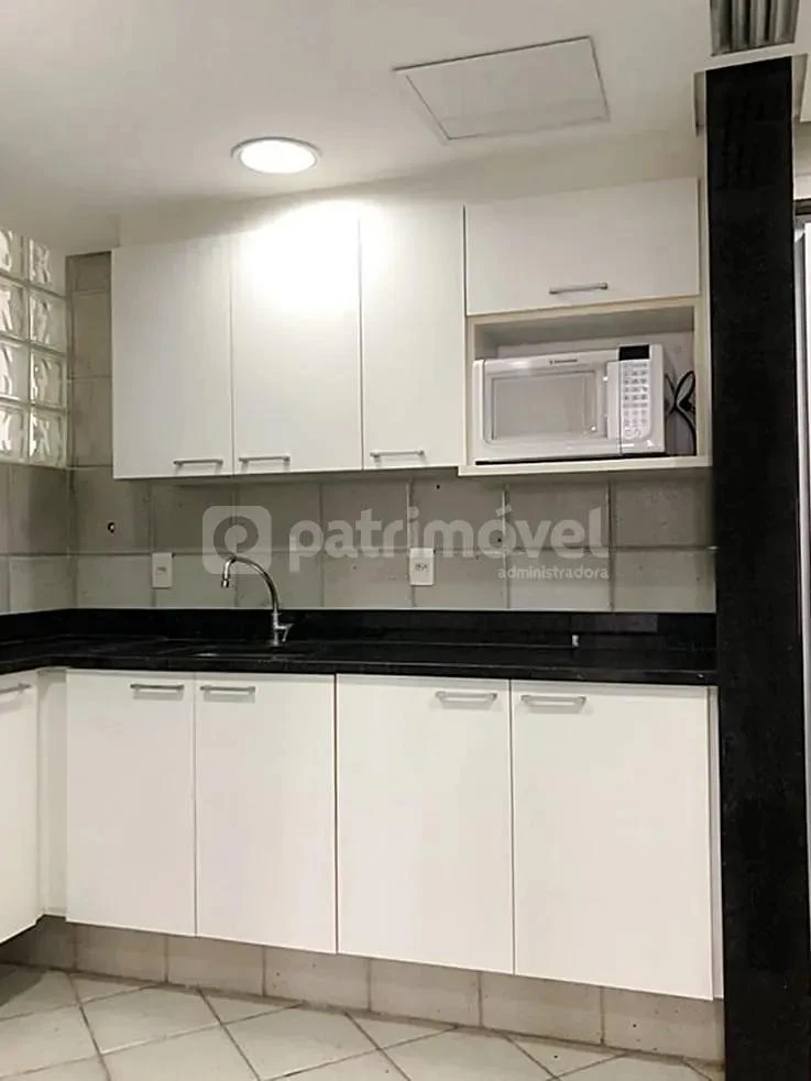 Unfurnished 350 m² apartment with built-in cabinets — photo 12