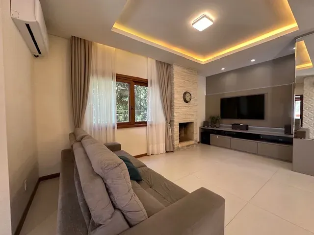 Furnished house with 4 en-suite bedrooms and gas kitchen