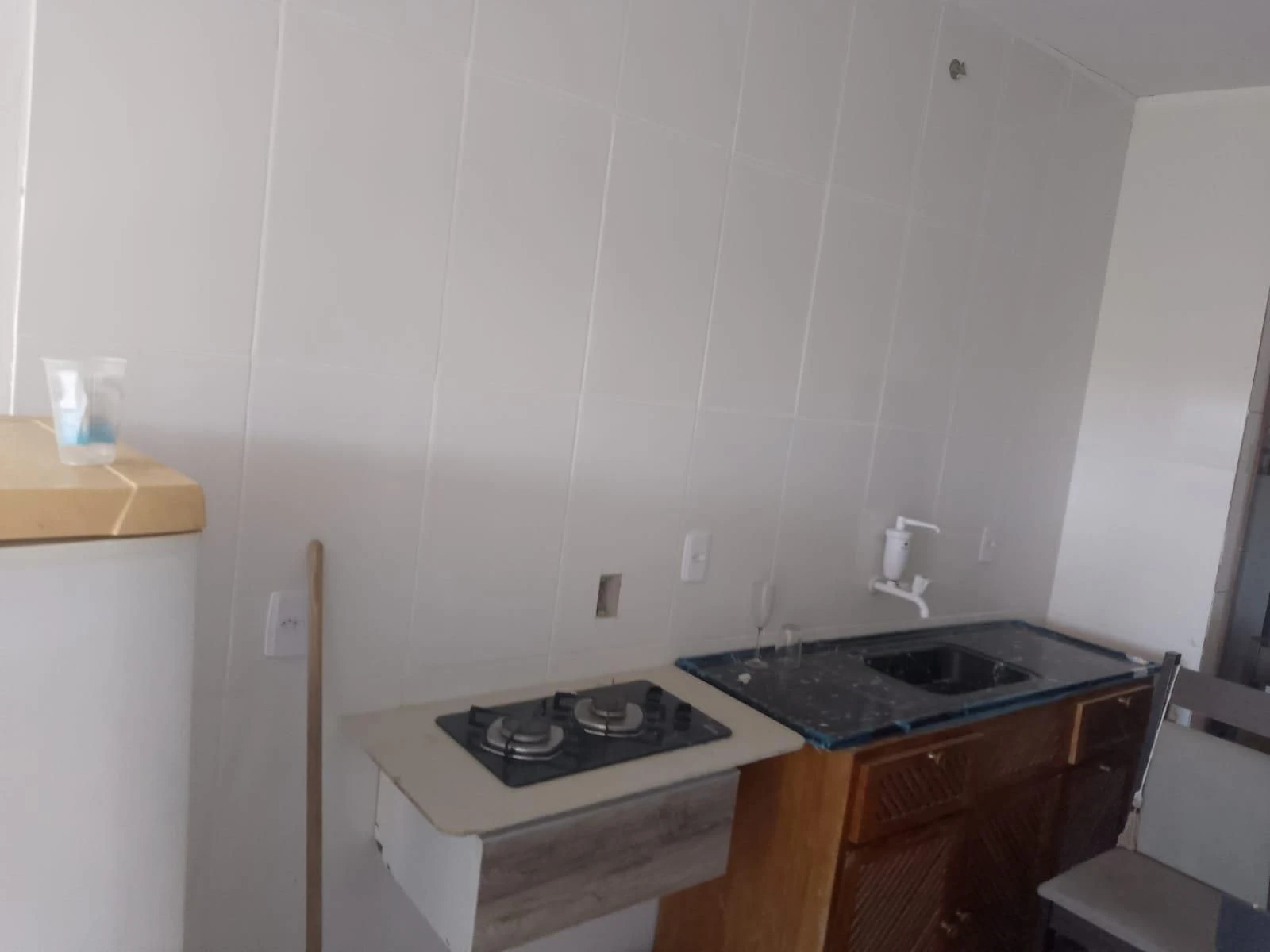 Furnished 2-bedroom apartment with 1 bathroom no parking — photo 2