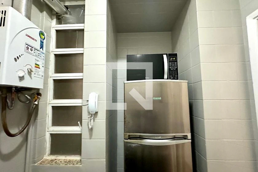 1-bedroom apartment with a closed kitchen and gas stove — photo 24