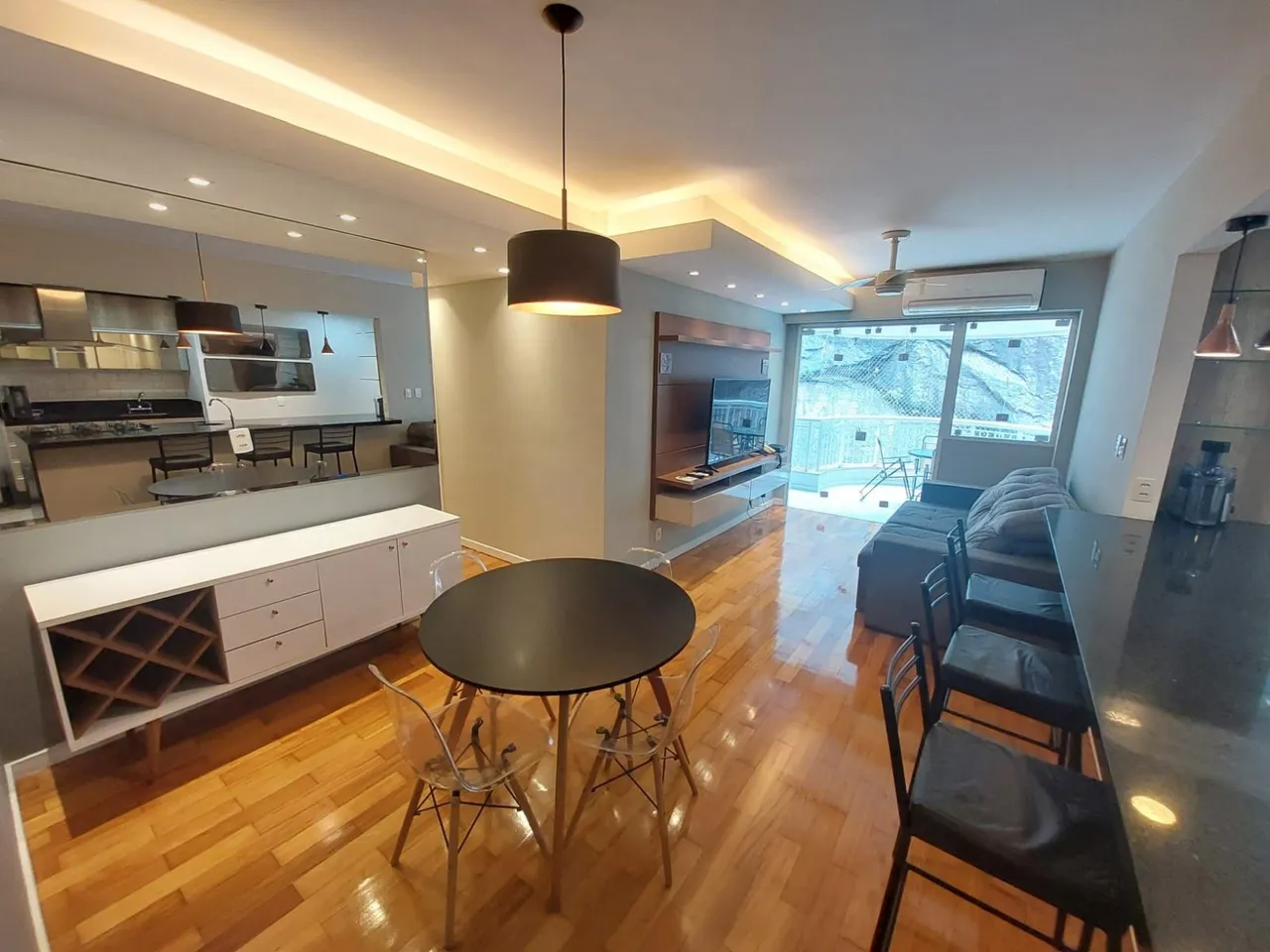 Furnished 2-bedroom apartment with a balcony — photo 6