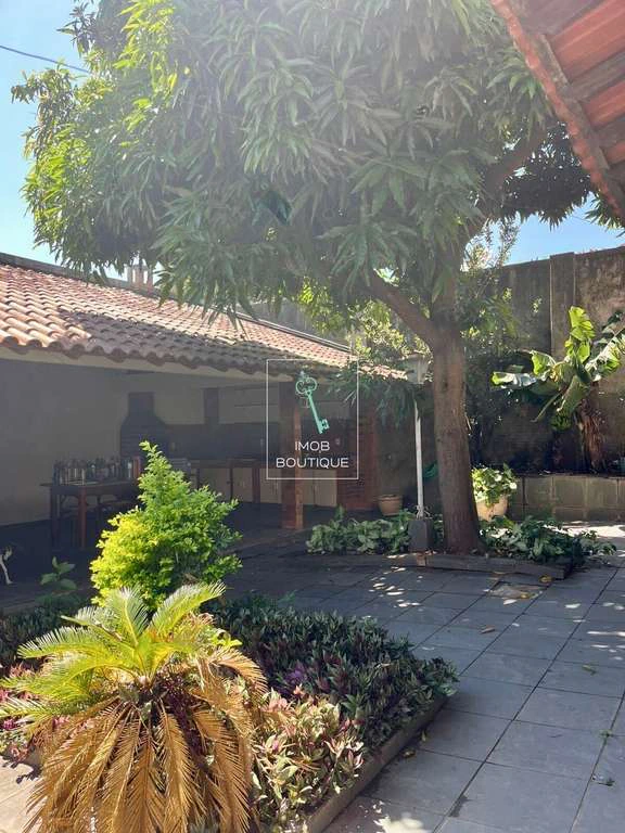 Casa de 5 dormitorios y 321 m² con oficina en casa — photo 22