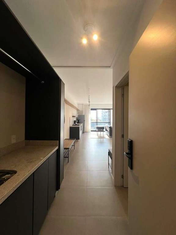 Apartamento amueblado de 1 dormitorio con cocina integrada — photo 2