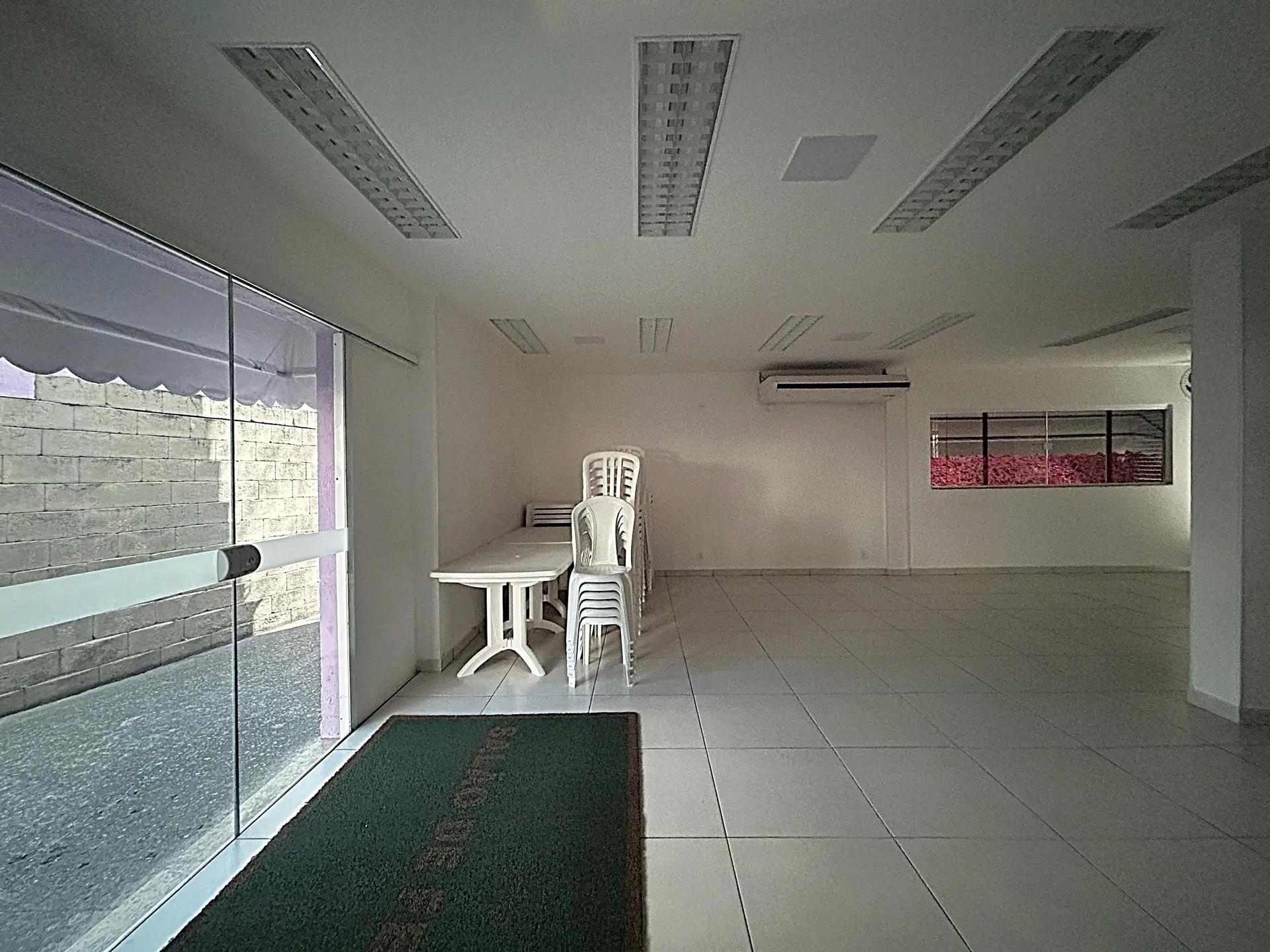 2-bedroom apartment with a mountain view in Rio de Janeiro — photo 18