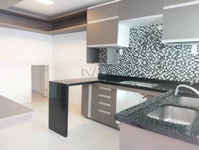 Casa com 4 quartos, 2 banheiros e cozinha separada — photo 19