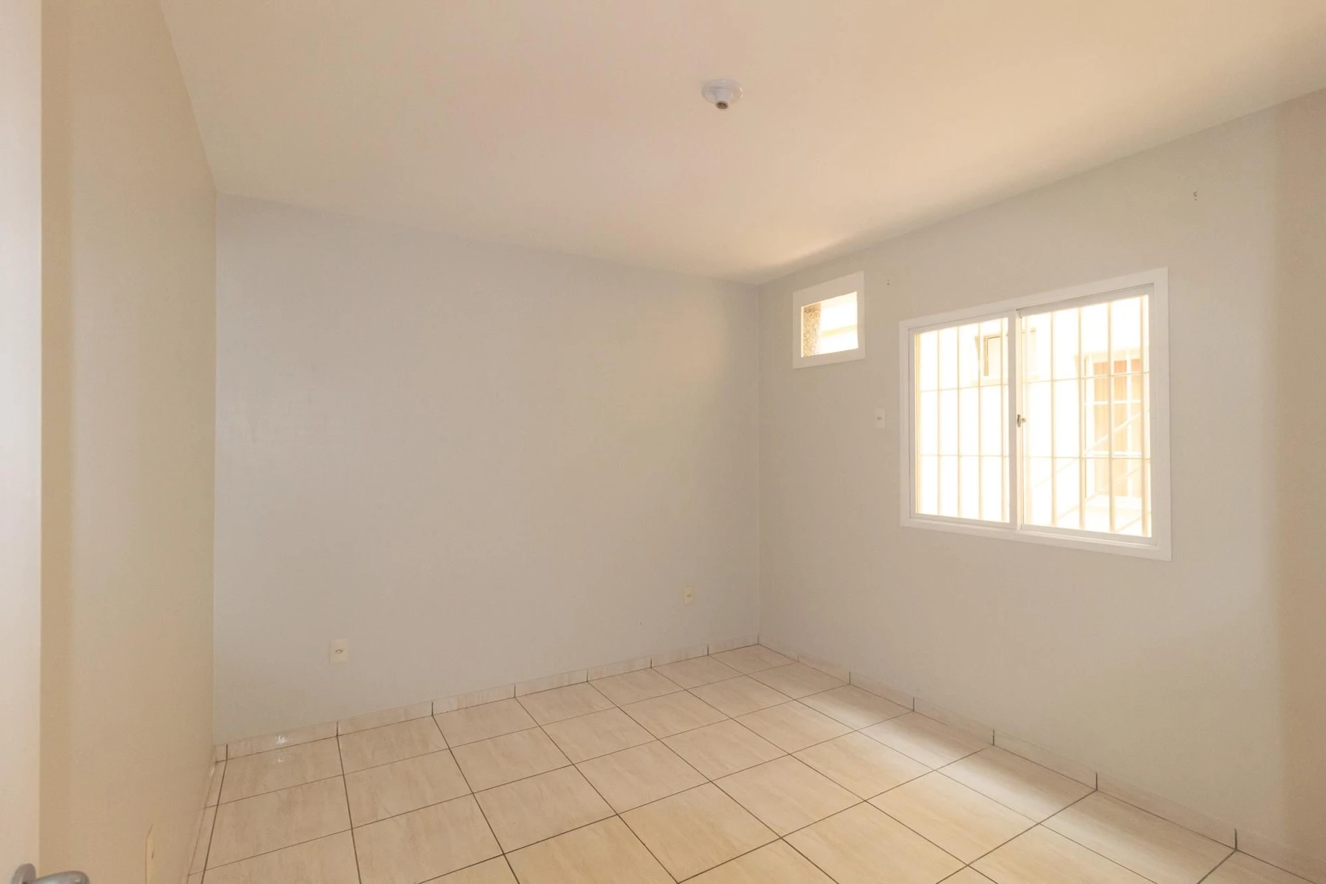 Apartamento de 1 quarto com 1 vaga e área de serviço — photo 5