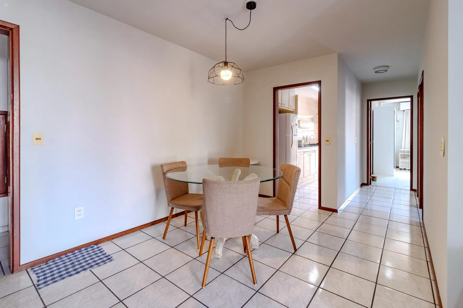 Balcony with a grill in a 2-bedroom apartment, 60 m² — photo 9