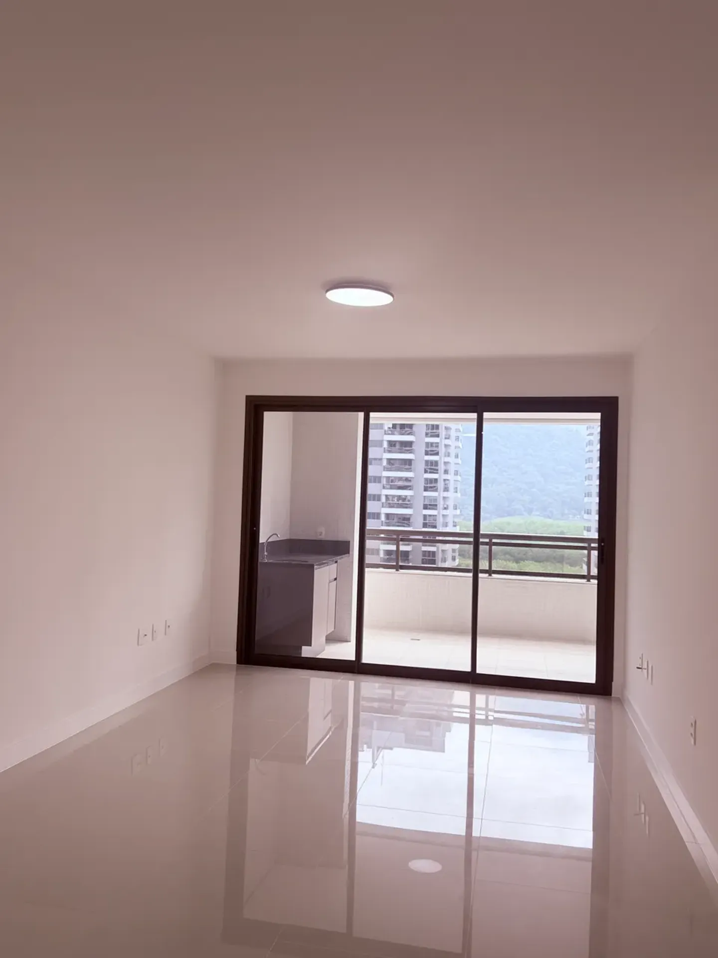 4-bedroom apartment with 125 m² and a balcony — photo 4