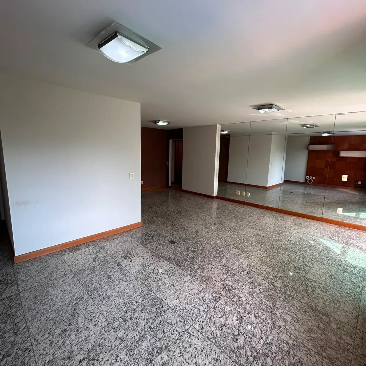 4-bedroom apartment with BBQ area in the building — photo 9