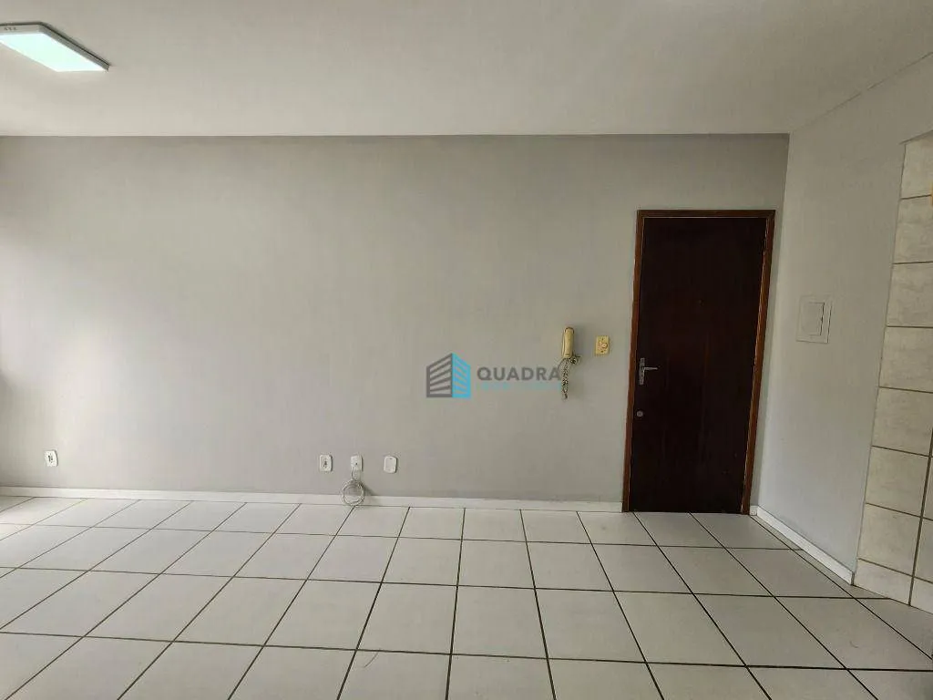 Apartamento de 1 dormitório com varanda e churrasqueira — photo 13