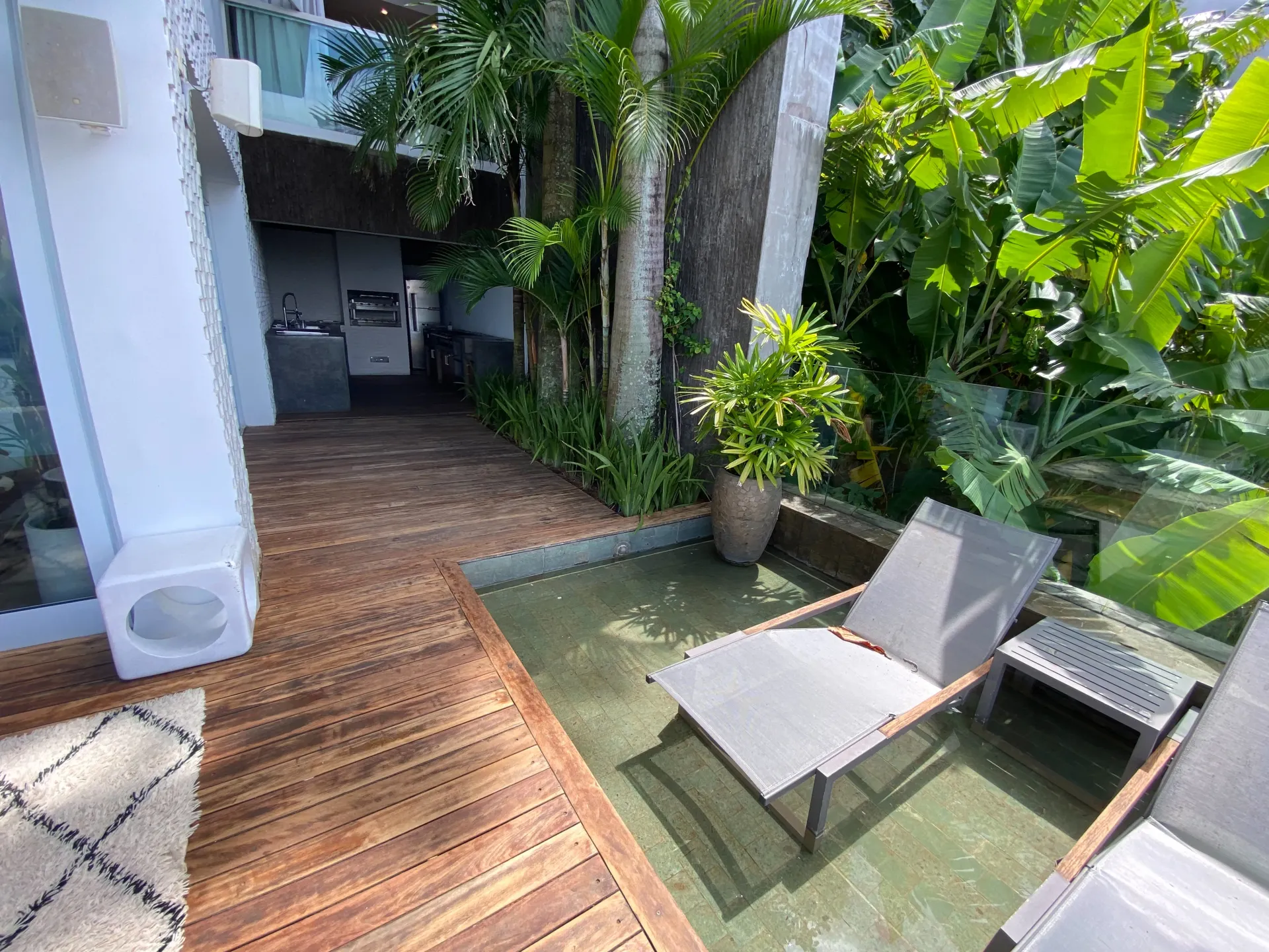 800 m² house with 5 bedrooms and an open-plan kitchen — photo 17