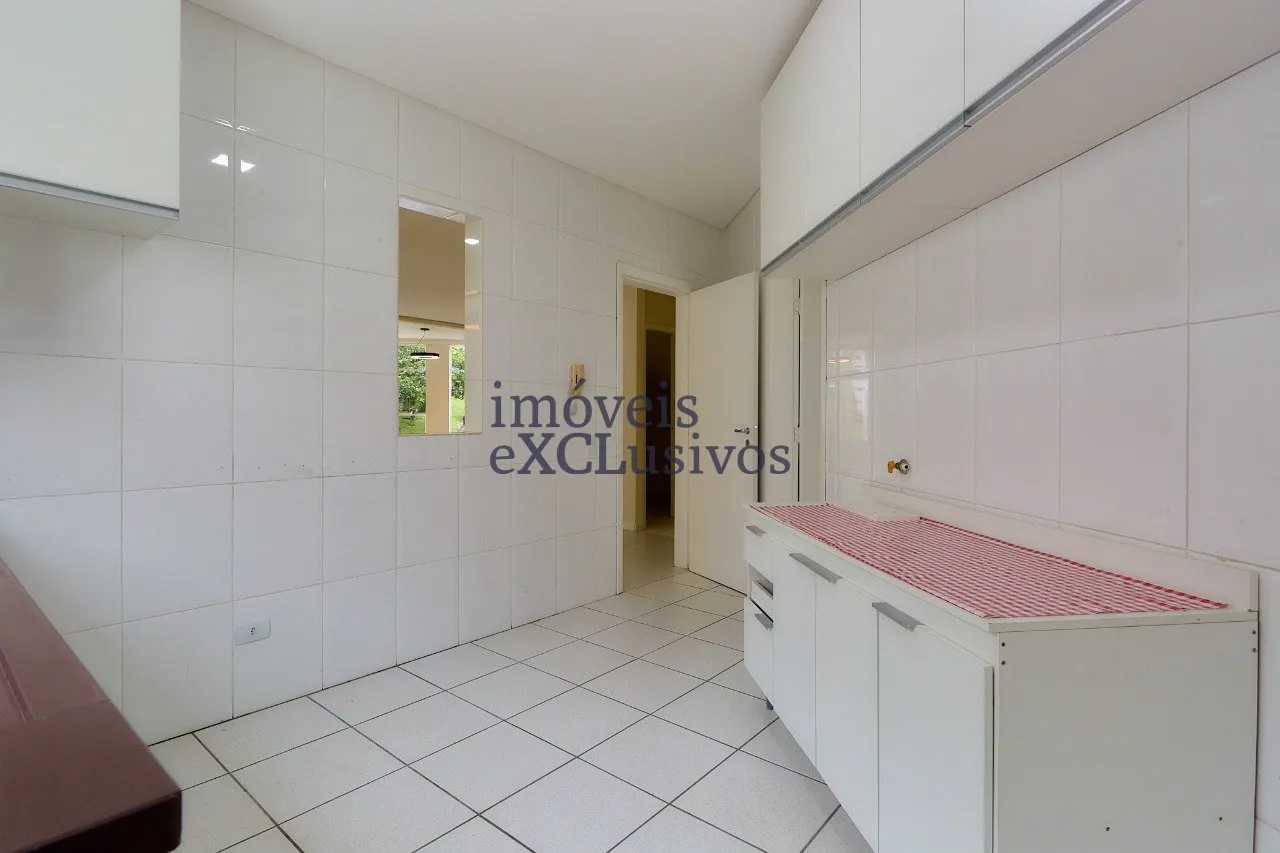 House with 3 en-suite bedrooms and 500 m², 3 parking — photo 13
