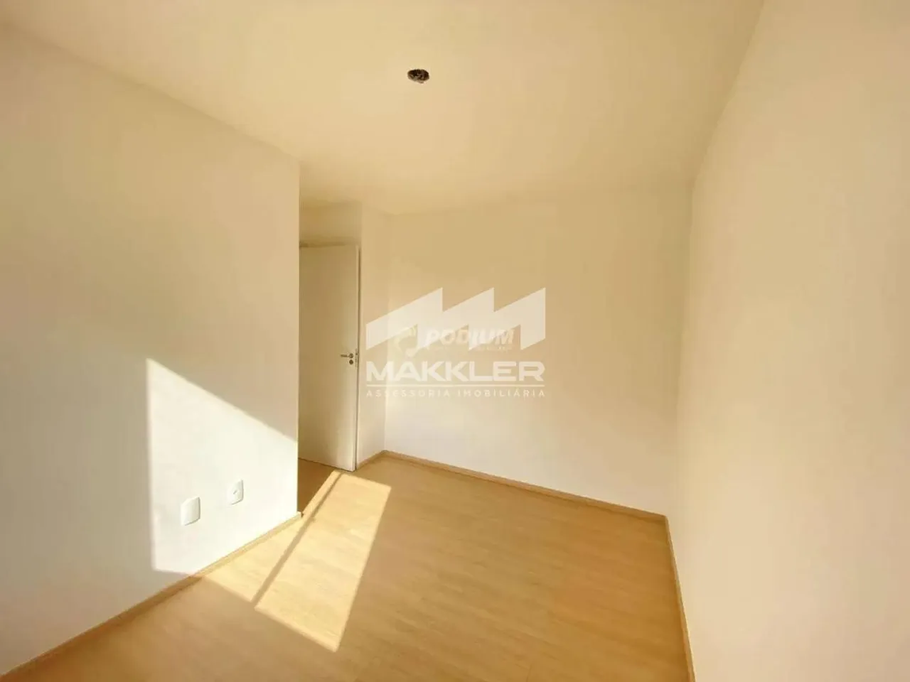 Furnished 2-bedroom apartment with open-plan kitchen — photo 19