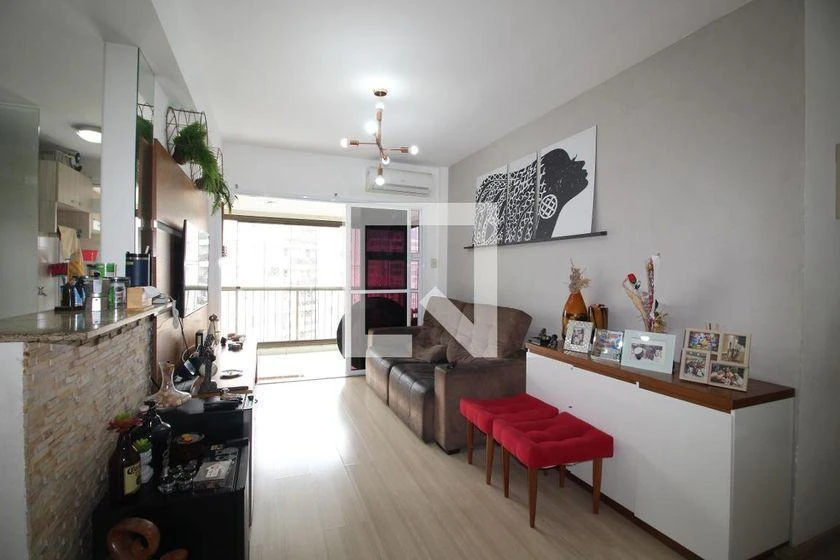 Glass-enclosed balcony in a 2-bedroom apartment, 78 m² — photo 10