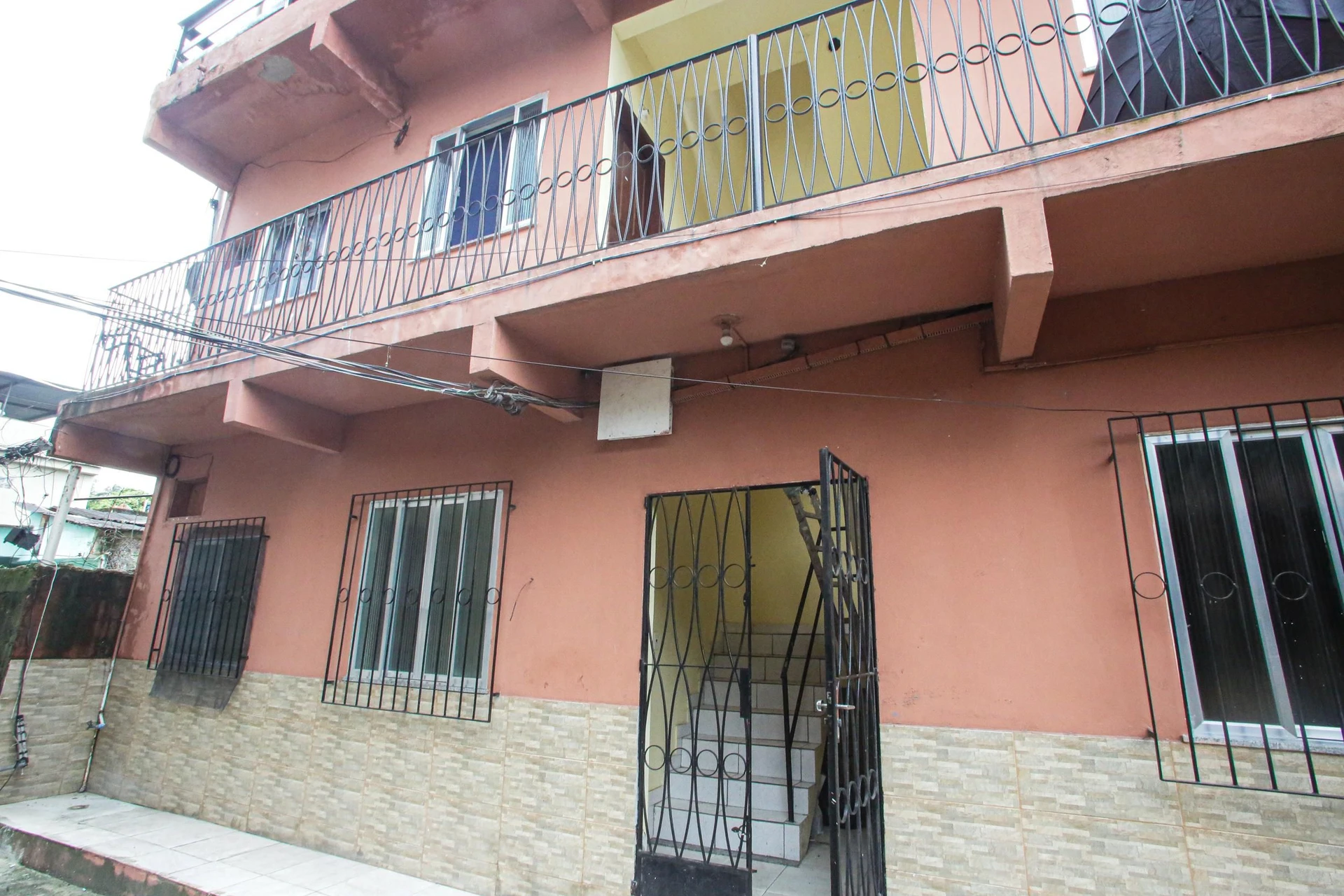 House with 2 bedrooms and 1 bathroom, no parking — photo 26