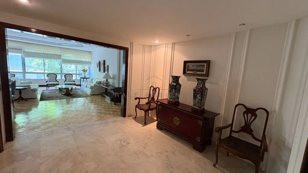 4-bedroom apartment with 4 bathrooms and 350 m² — photo 4