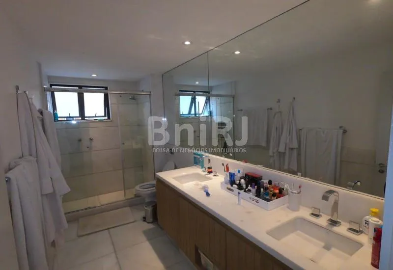 Furnished apartment with 4 bedrooms and a gas stove — photo 16