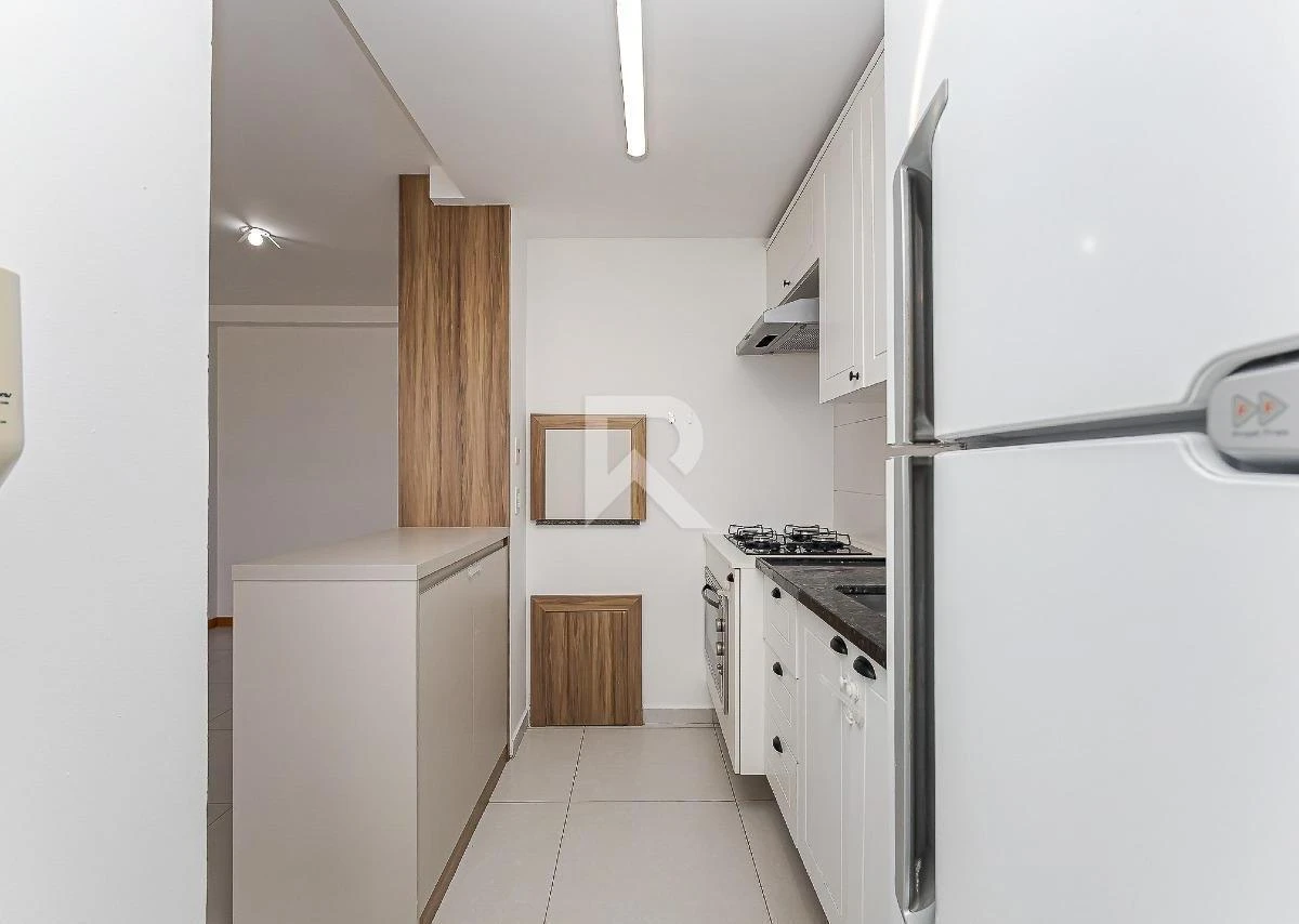 3-bedroom apartment in a building with a coworking space — photo 17