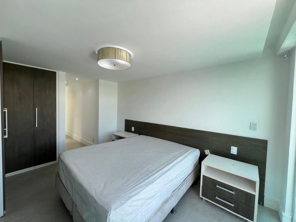 Furnished triplex home with 4 en-suites and 4 parking — photo 16