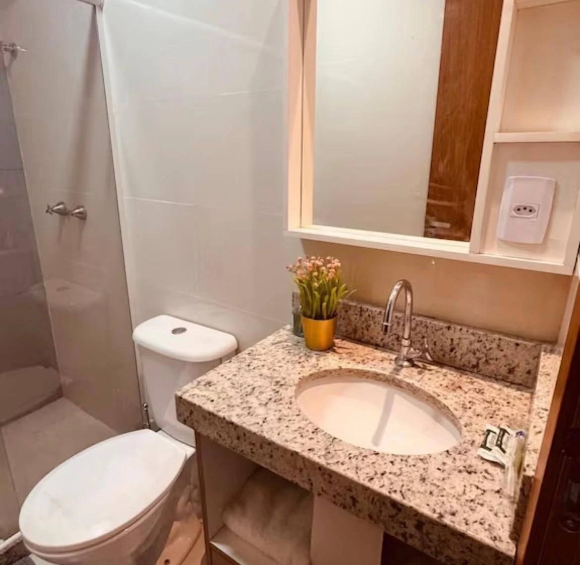 Furnished 2-bedroom apartment with 1 bathroom, no parking — photo 15