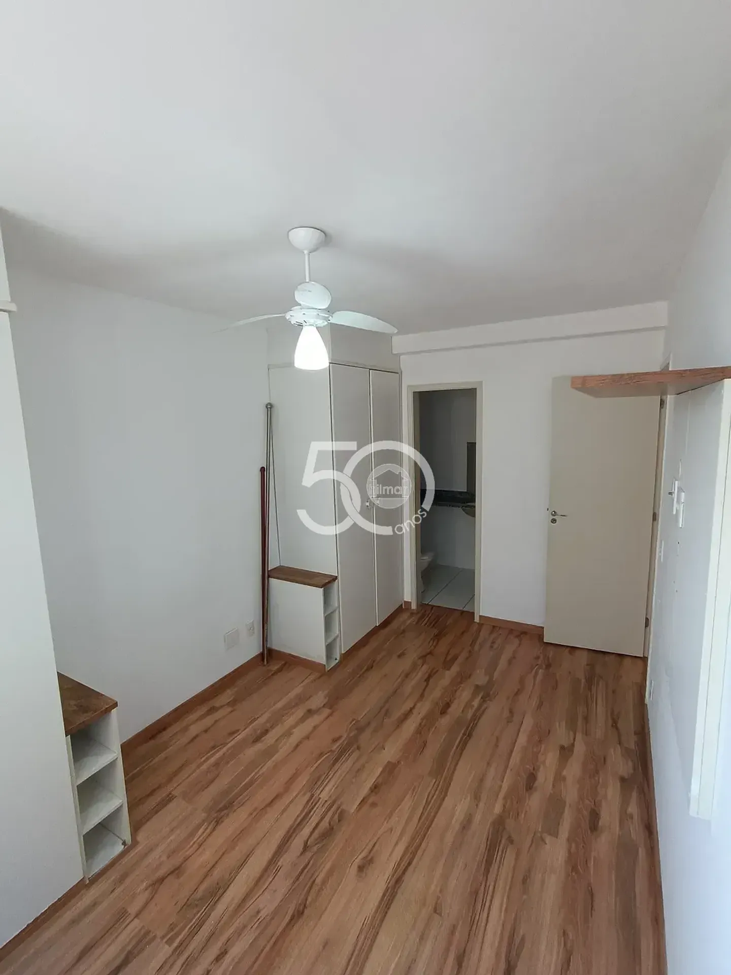 Departamento de 2 dormitorios con piso de madera o laminado — photo 14