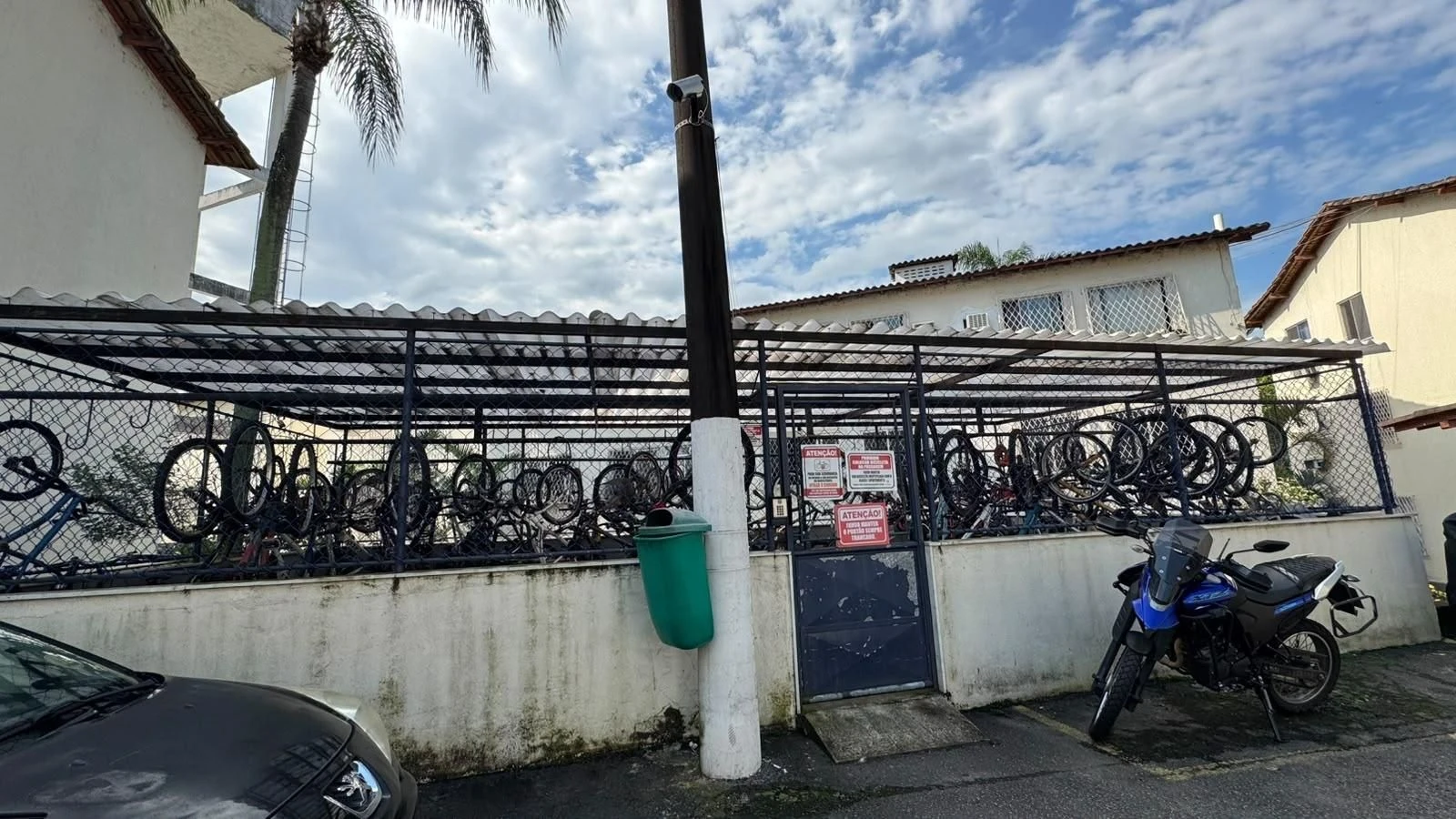 Apartamento de 3 quartos em condomínio com piscina — photo 16