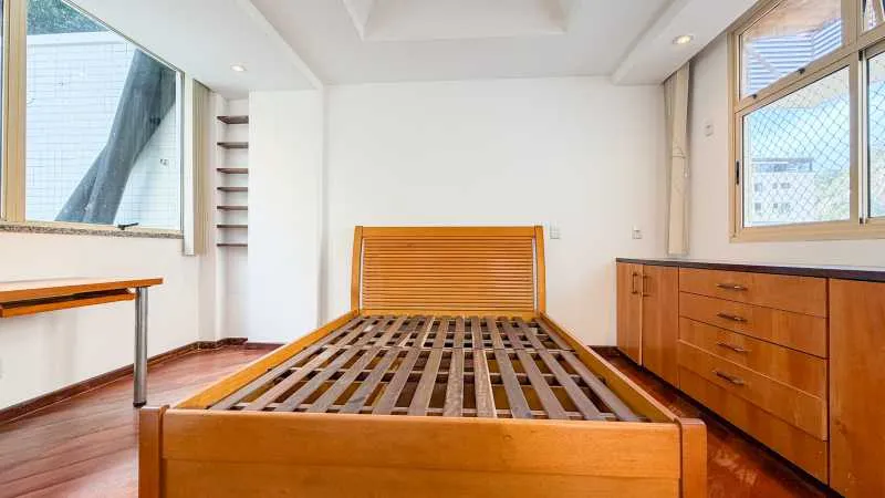 3-bedroom apartment with a home office — photo 23