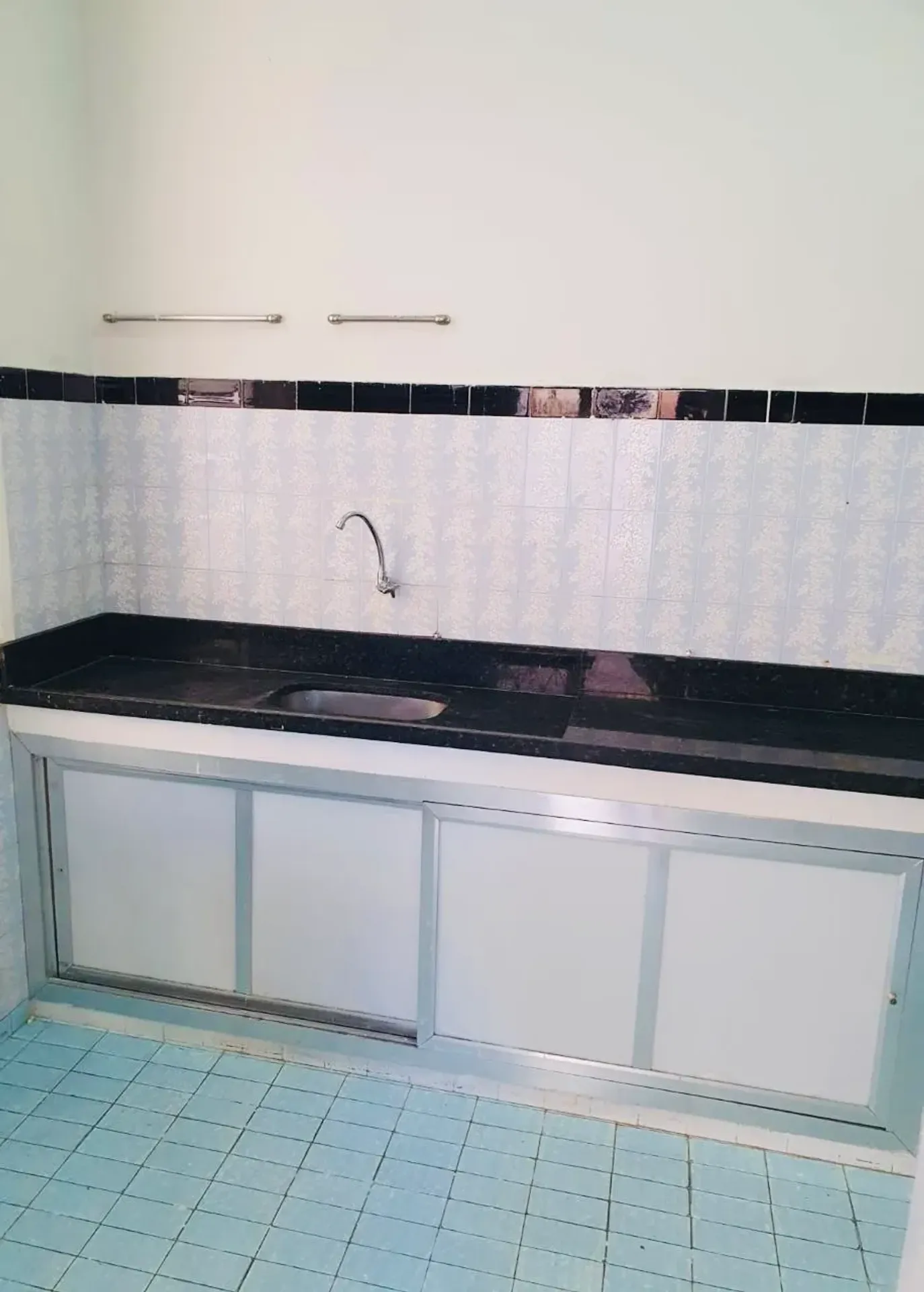 Дом на 4 спальни с отдельной газовой кухней — photo 9