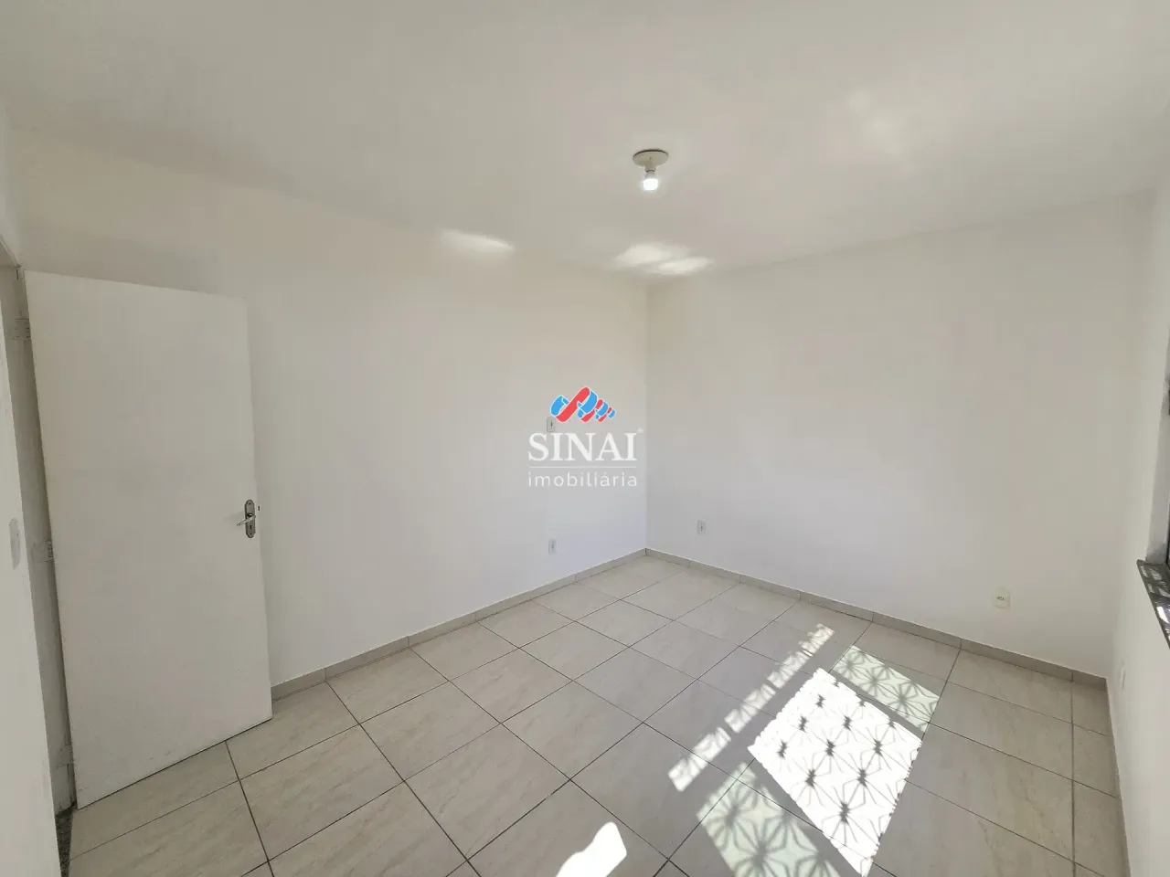 Apartamento com 2 quartos e cozinha com fogão a gás — photo 16