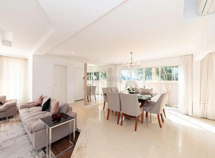 270 m² house with 4 bedrooms and 4 parking spaces — photo 6