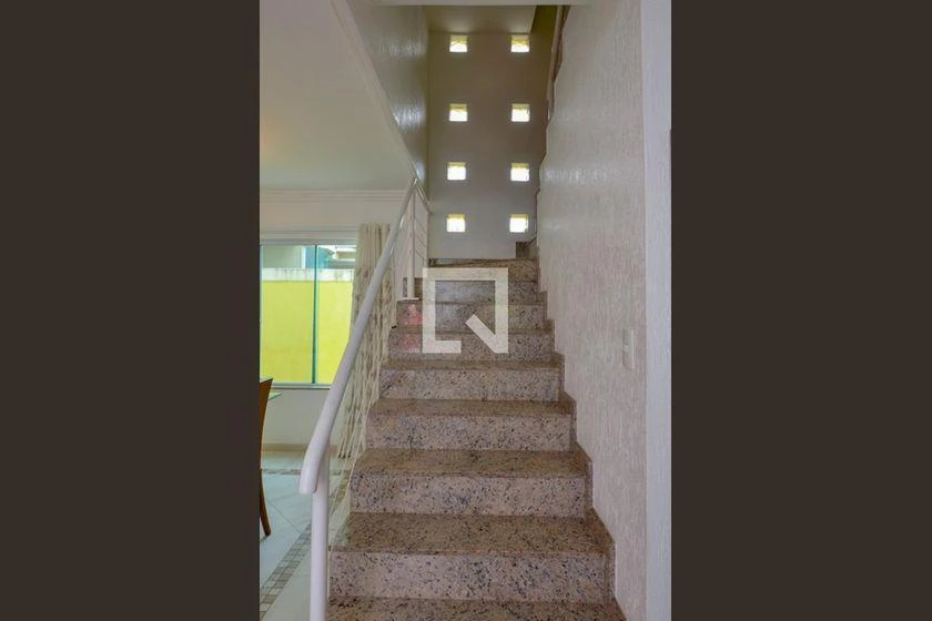 380 m² house with 4 bedrooms and air conditioning — photo 22