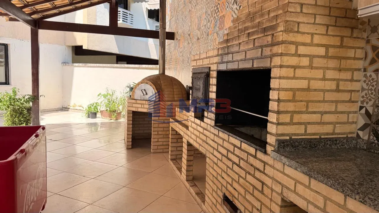 Balcony with a grill in a 2-bedroom apartment, 60 m² — photo 12