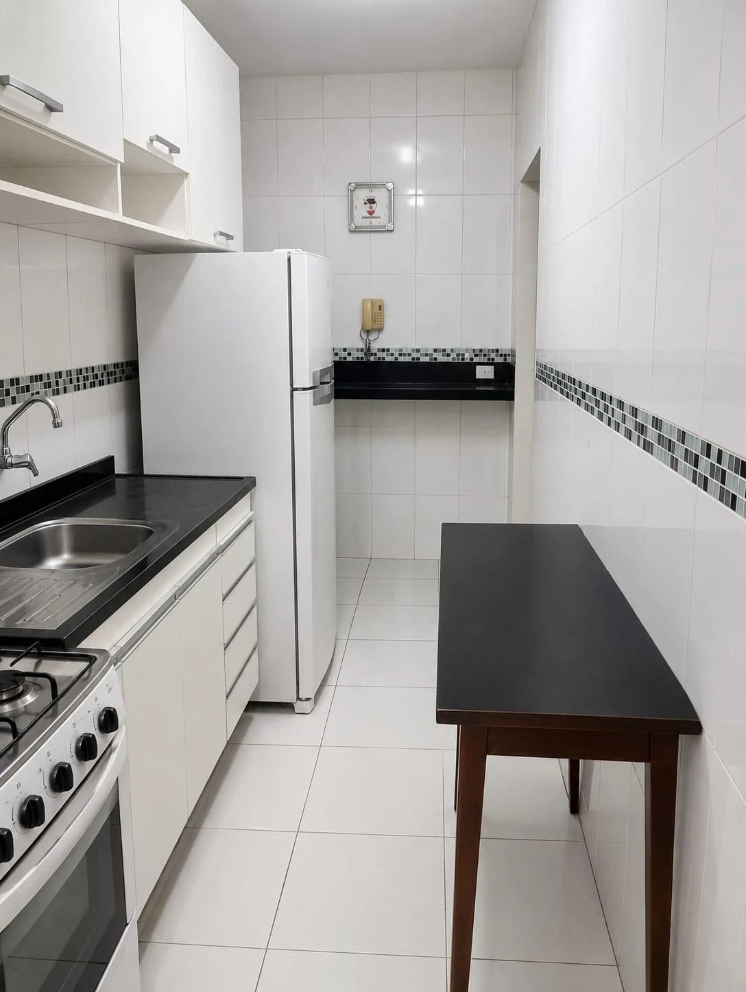 Furnished 2-bedroom apartment with a closed gas kitchen — photo 5
