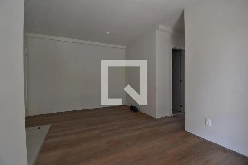 Balcony with a grill in a 3-bedroom apartment, 64 m² — photo 12