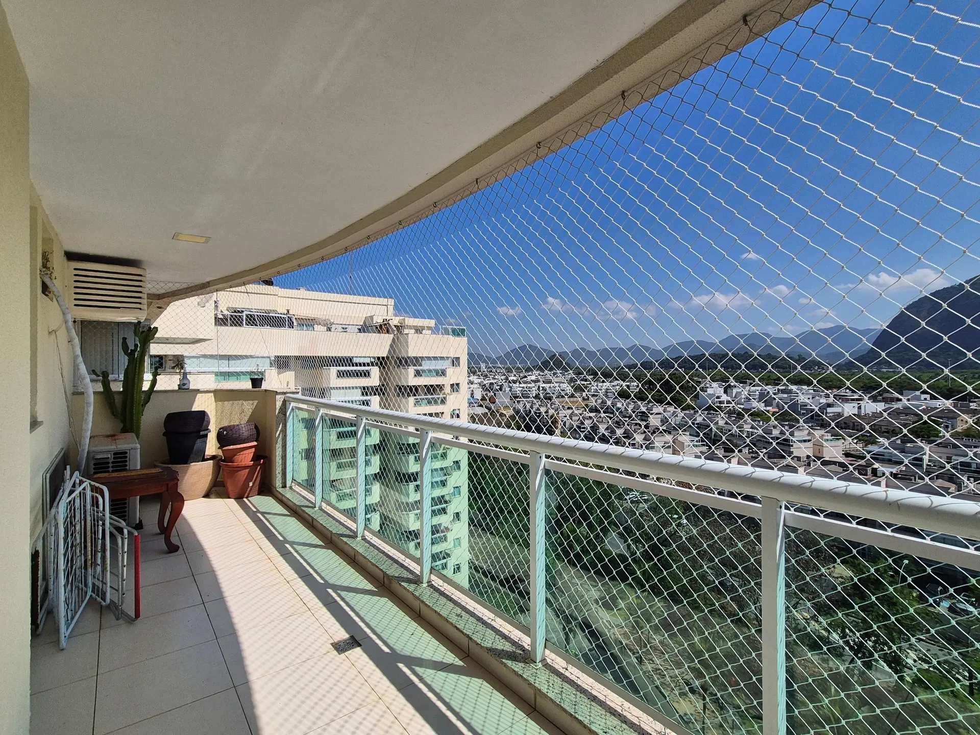 Furnished 2-bedroom apartment with private BBQ — photo 5