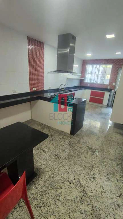 Casa de 480 m² com 5 quartos, 1 suíte e 2 vagas — photo 9