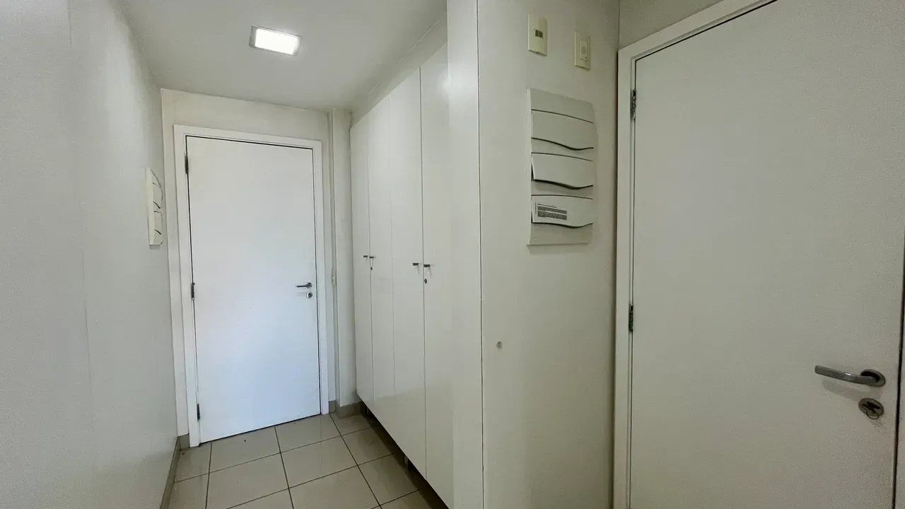 Rental apartment with 4 bedrooms and enclosed balcony — photo 24