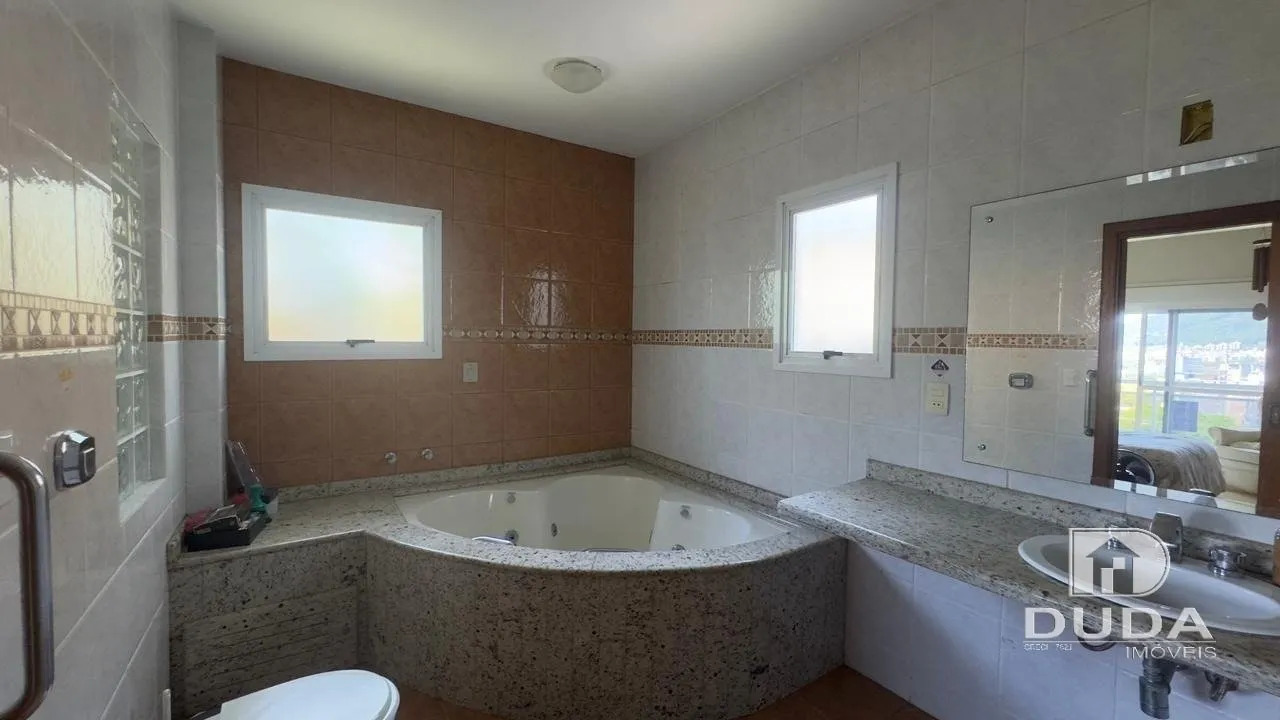 Casa con 3 dormitorios, 4 baños y jardín privado — photo 18