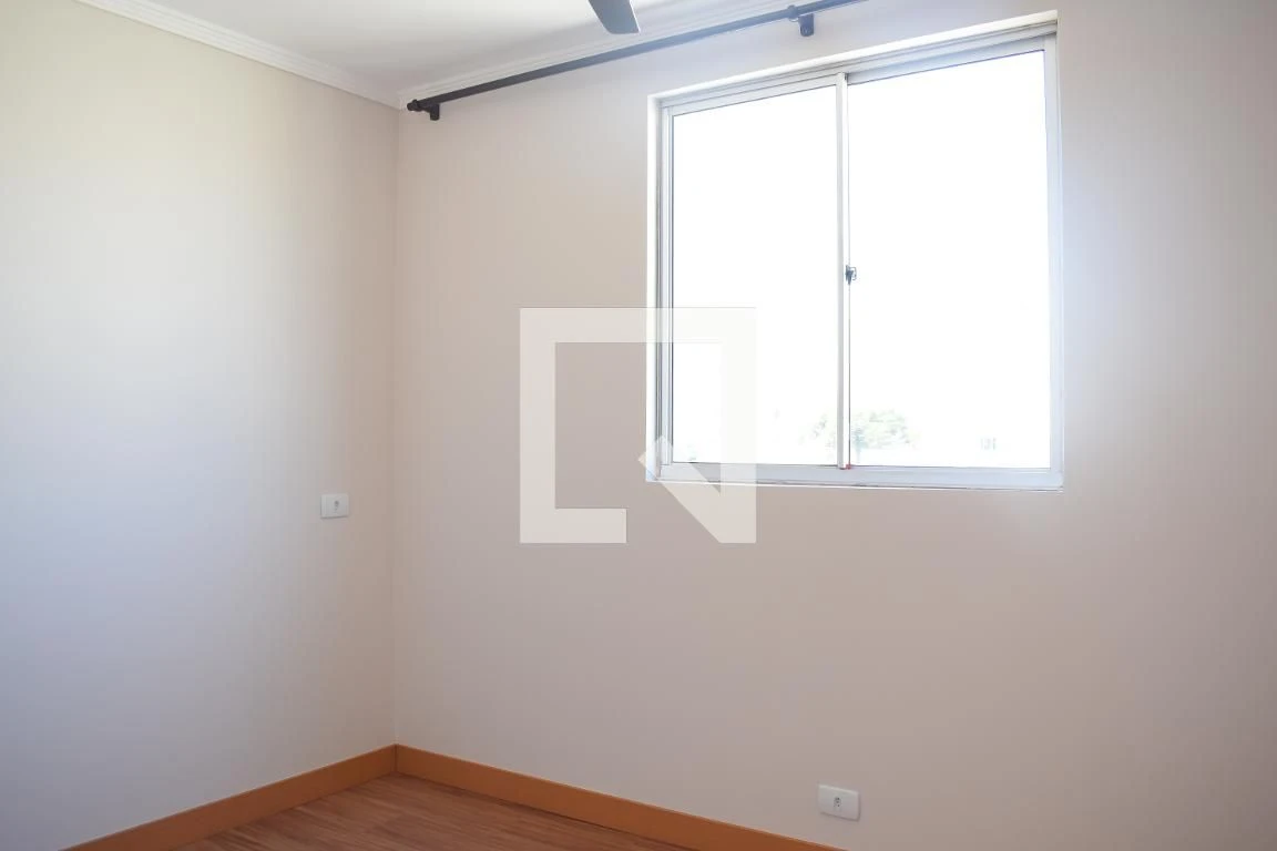 2-bedroom apartment in a building with a gym — photo 4