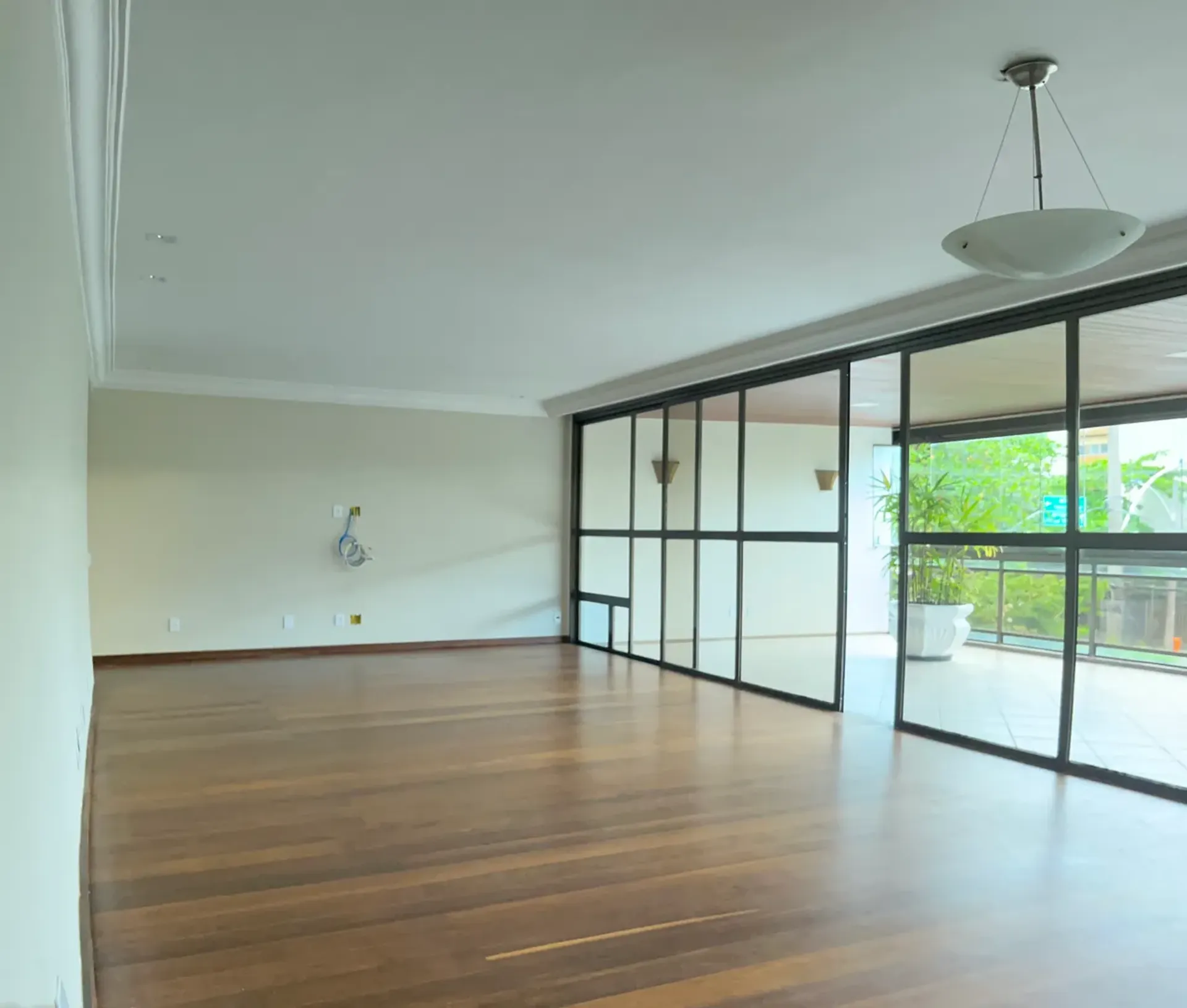 Unfurnished apartment with 3 bedrooms and a balcony — photo 15