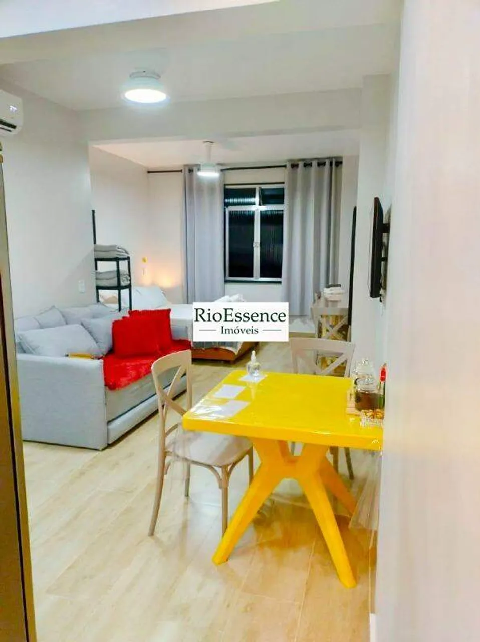 Furnished 1-bedroom apartment with open-plan kitchen — photo 6