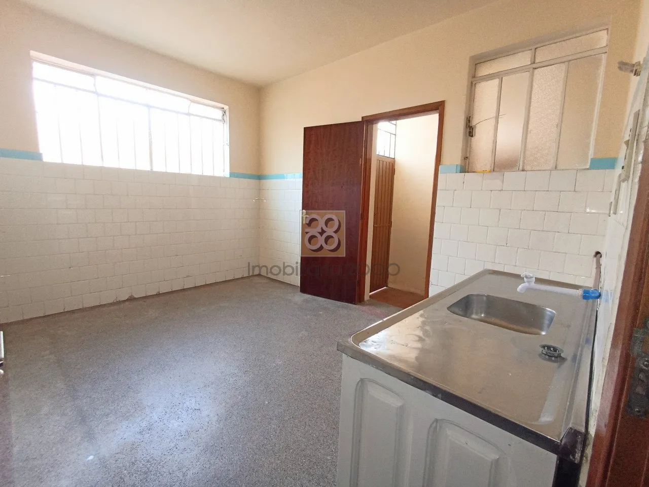 Wood or laminate floors in a 2-bedroom apartment, 71 m² — photo 2