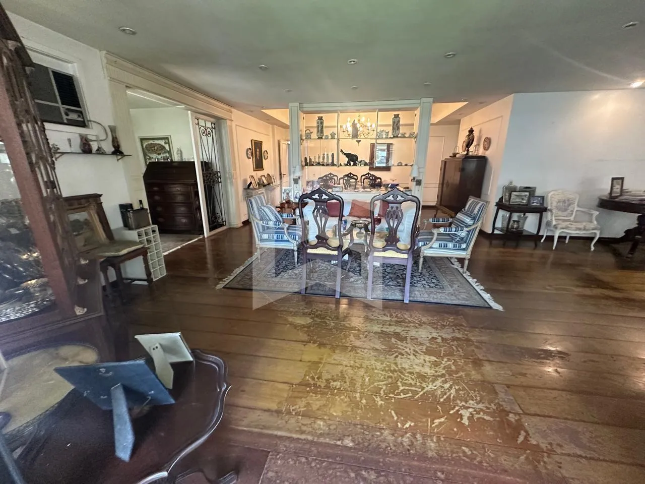 Furnished apartment, 252 m², with a walk-in closet — photo 31