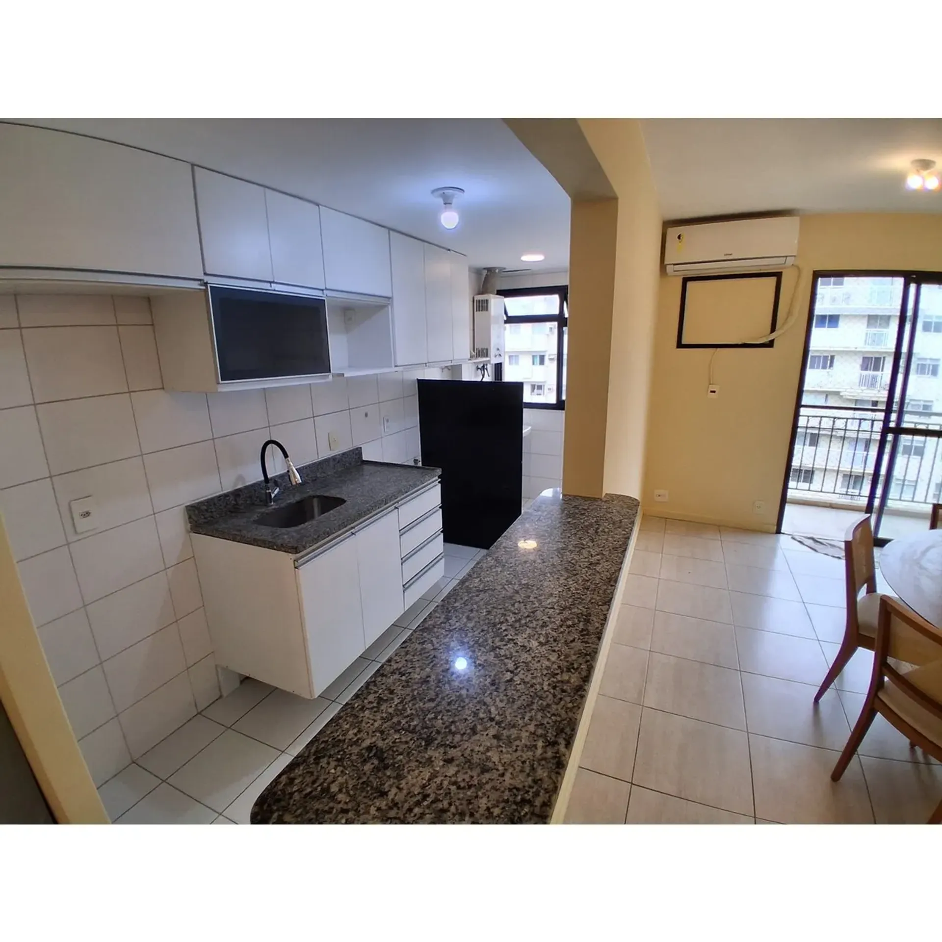 Квартира 73 м² з 2 спальнями та 9 поверхом, балкон — photo 38