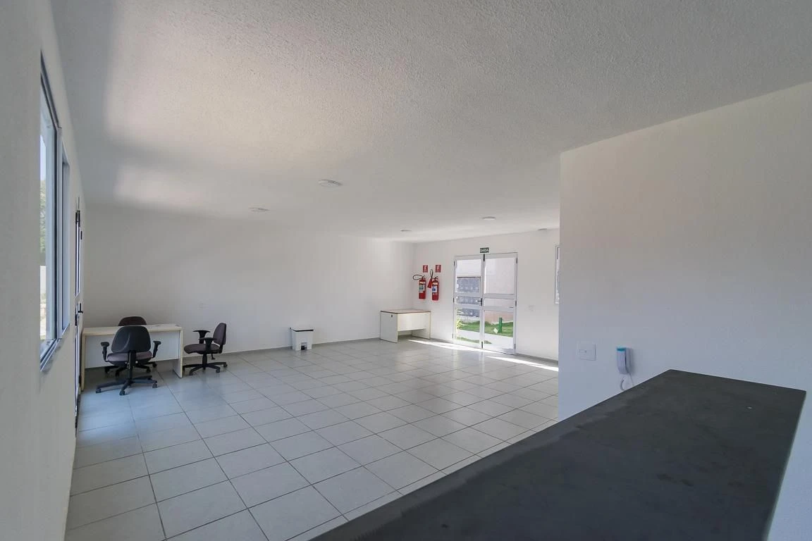2-bedroom apartment in a building with a gym — photo 36